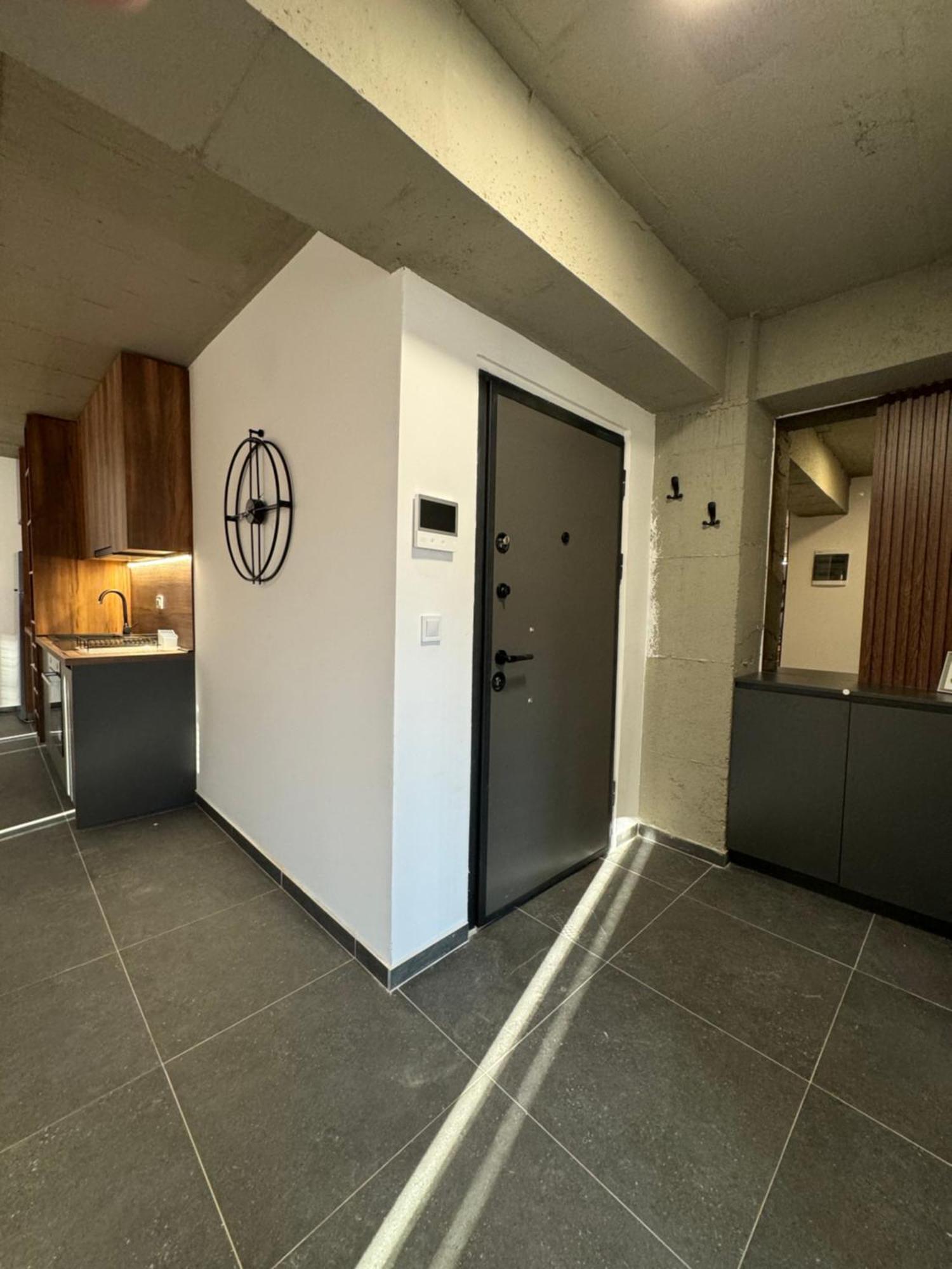 Luxury Apartment Iva VI Szkopje Kültér fotó